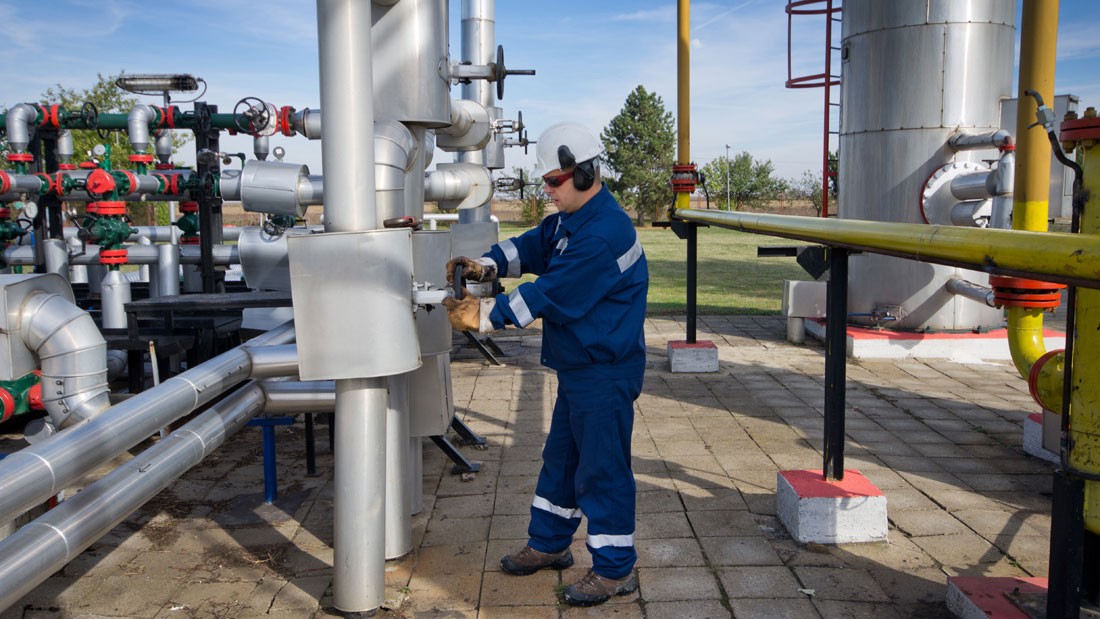 Onshore-doseren in stations voor aardgaswinning