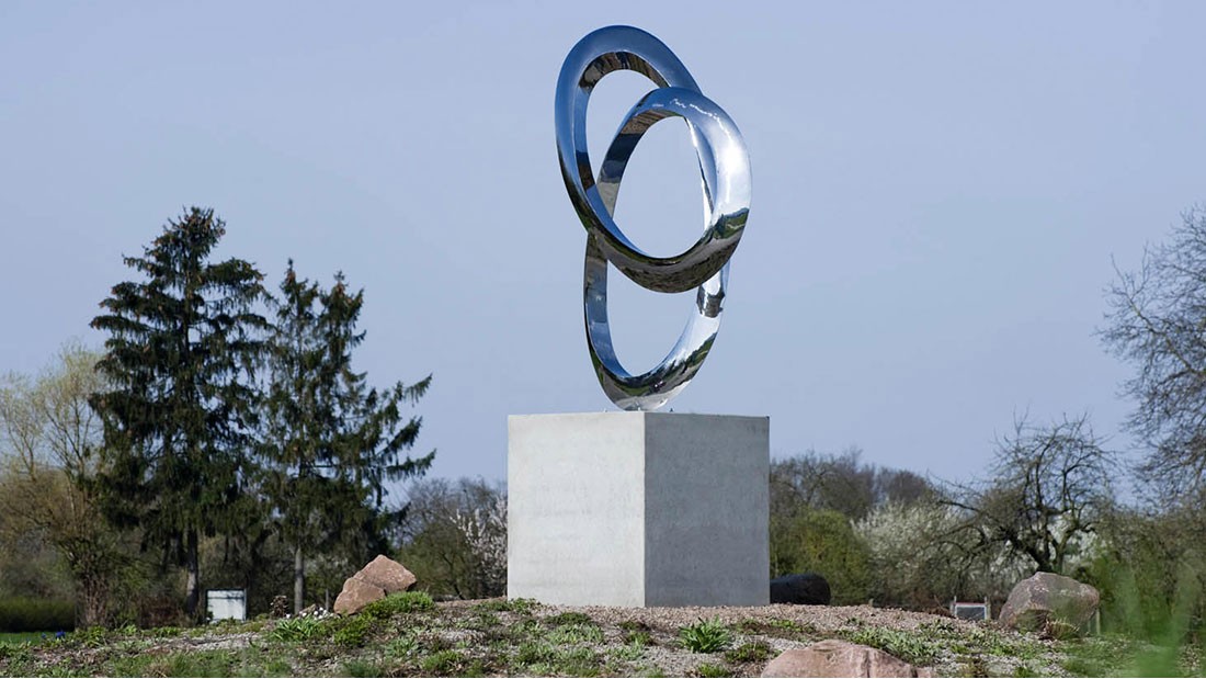 ProMinent schenkt een beeldhouwwerk voor de Wieblinger rotonde (Heidelberg, Germany) 